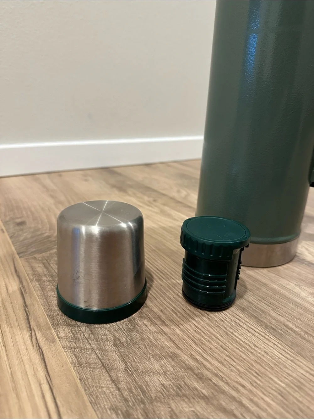 Stanley Thermos Legendary Classic Green Insulated Vacuum 2.5qt Bottle USA Made - Picture 6 of 6